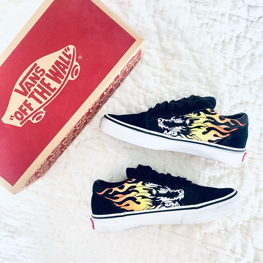 ✌🏽BOYS VANS Fire Flame Print Shoes SZ 3 (Y)